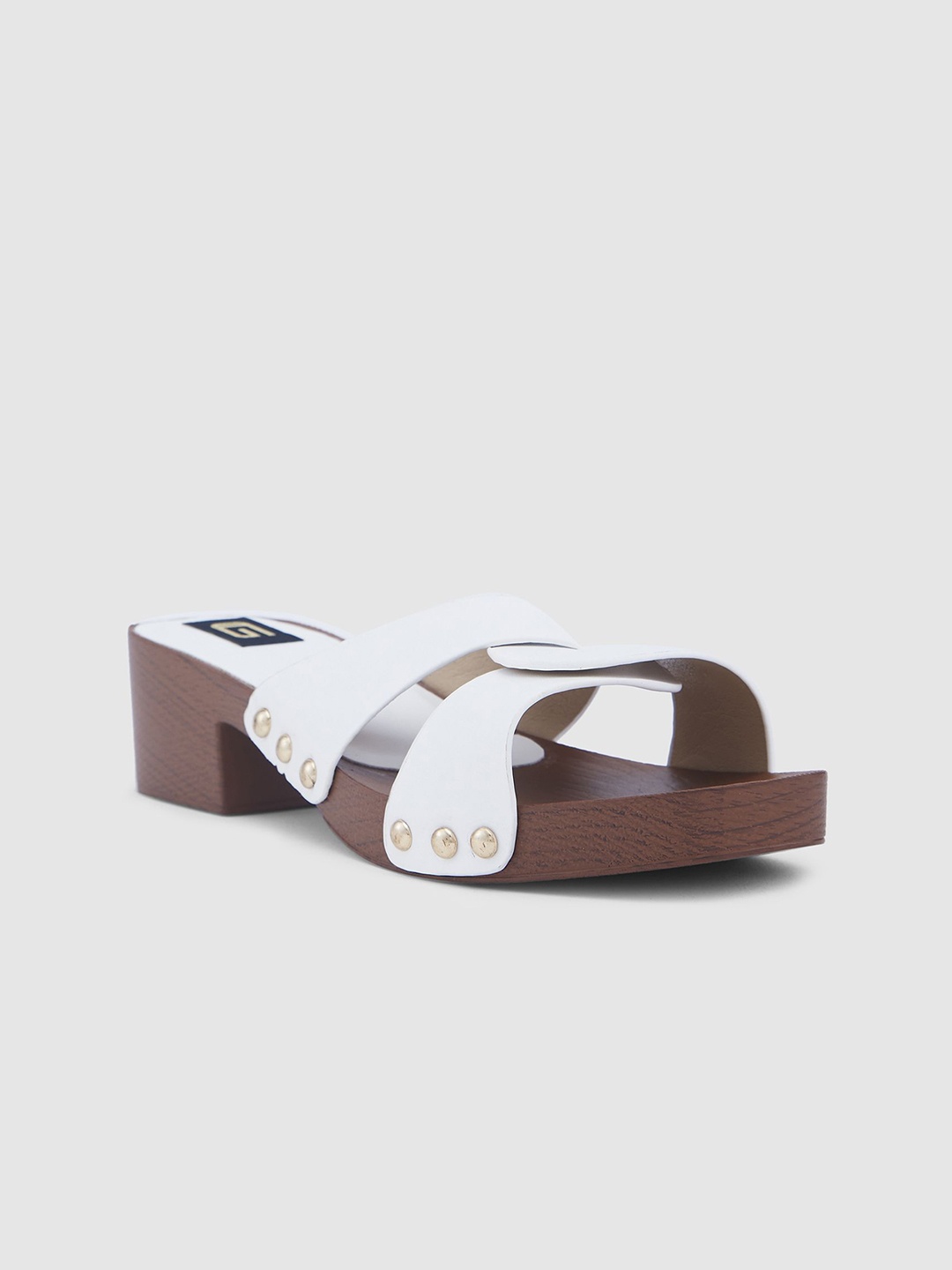 

Sole To Soul Women Colourblocked Open Back Block Sandals, White