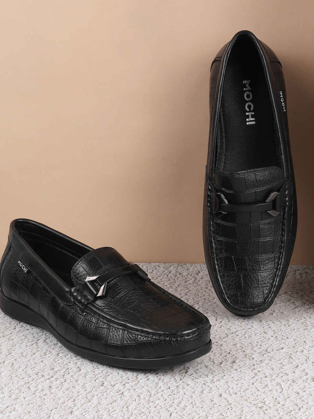 

Mochi Men Textured Leather Round Toe Formal Loafers, Black