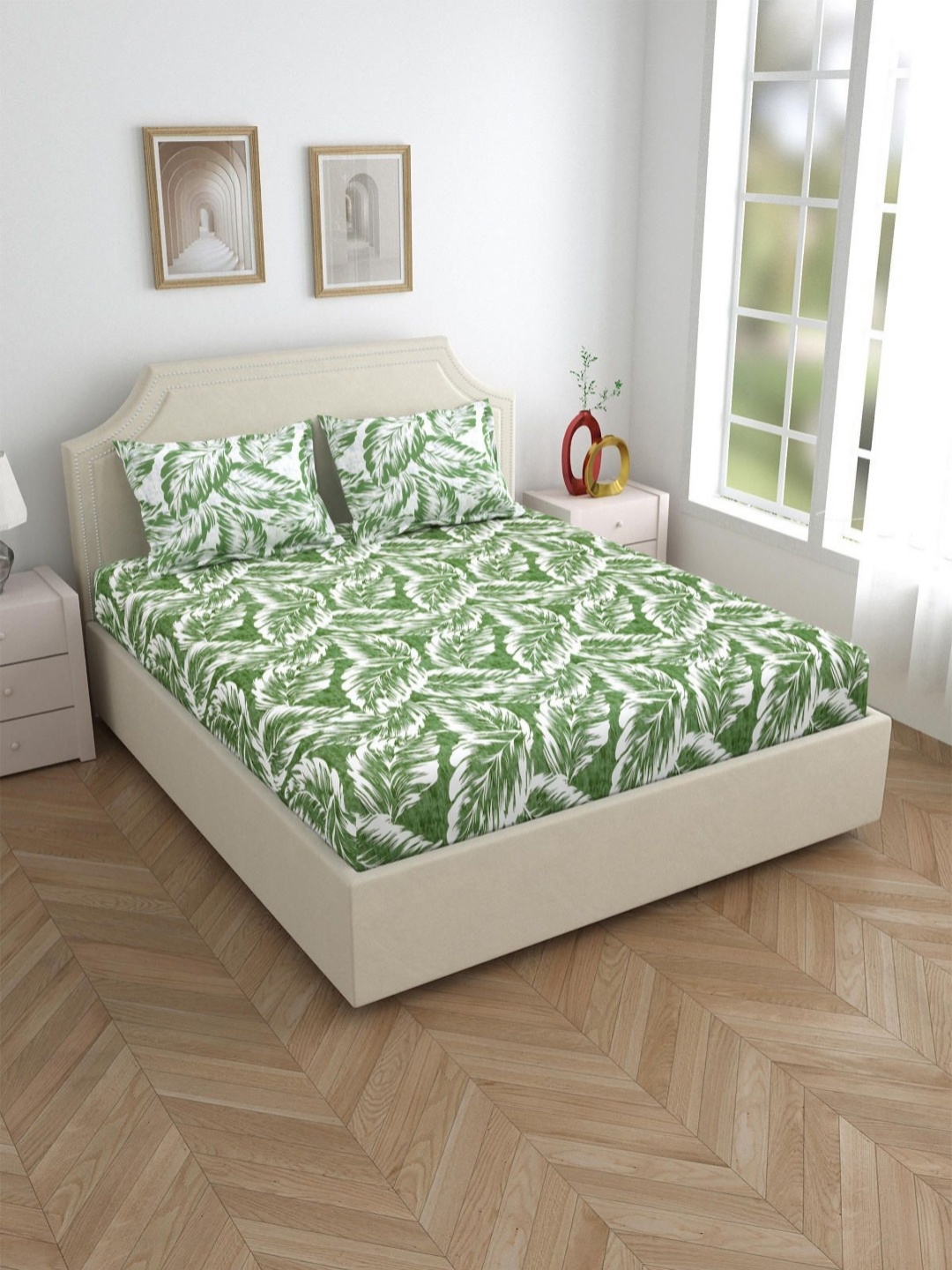 

Salona Bichona Green & White Printed 210 TC Pure Cotton King Bedsheet with 2 Pillow Covers