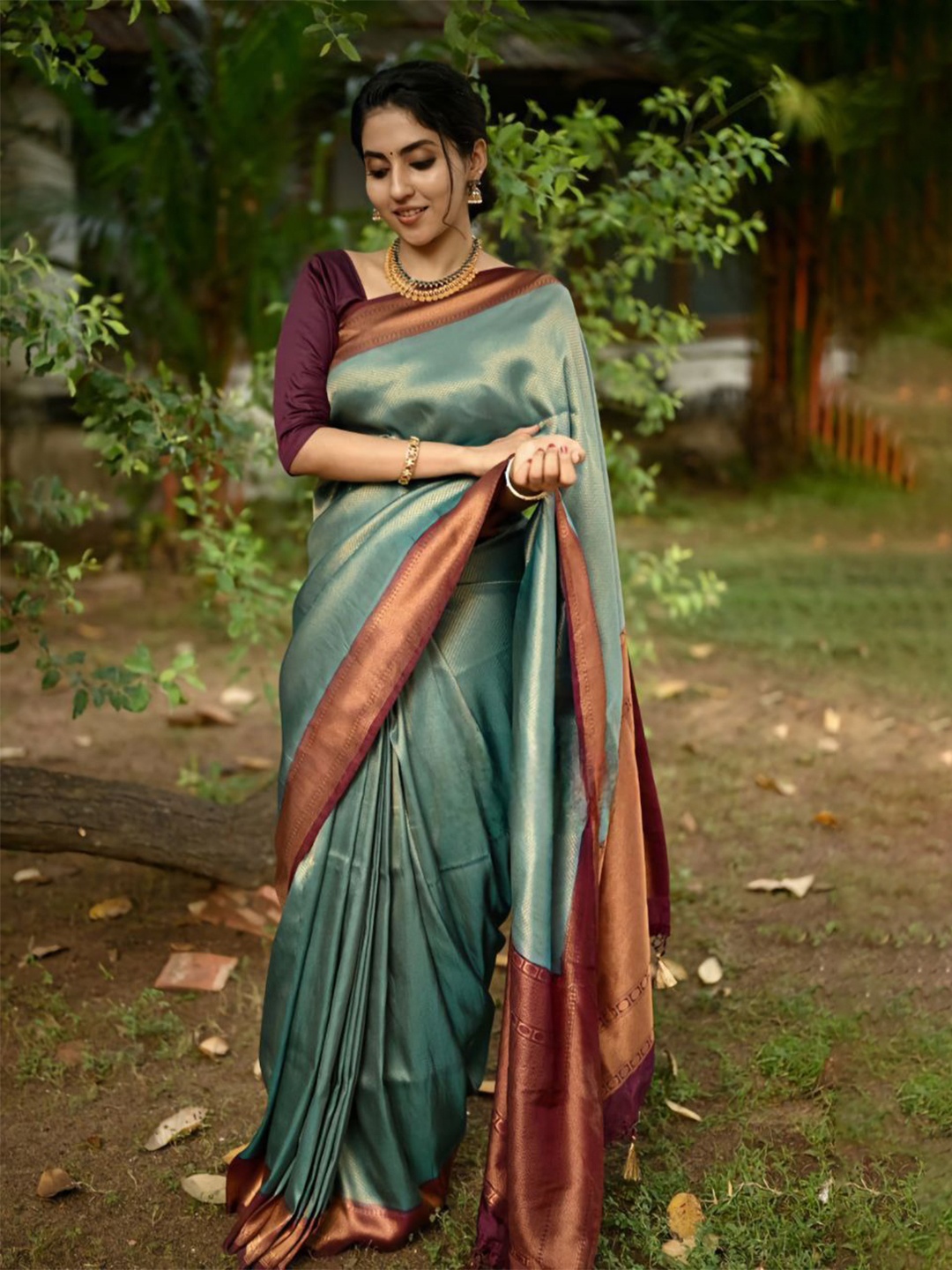 

Quelea Woven Design Zari Pure Silk Banarasi Saree, Sea green