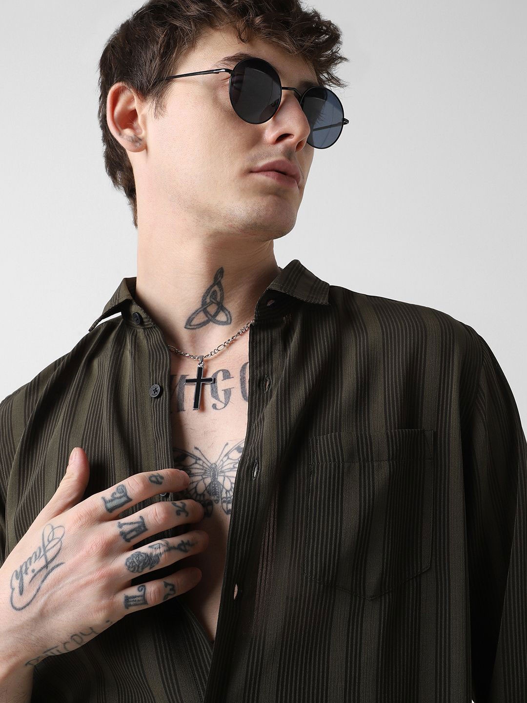 

VASTRADO Men Classic Spread Collar Multi Striped Slim Fit Casual Shirt, Green