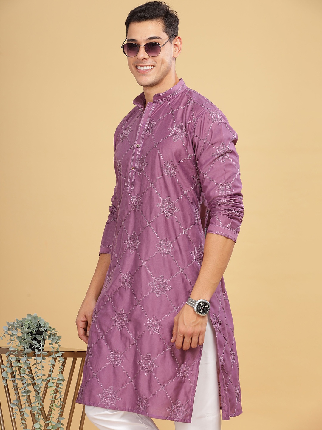 

Anouk Purple Ethnic Motifs Embroidered Mandarin Collar Thread Work Cotton Straight Kurta