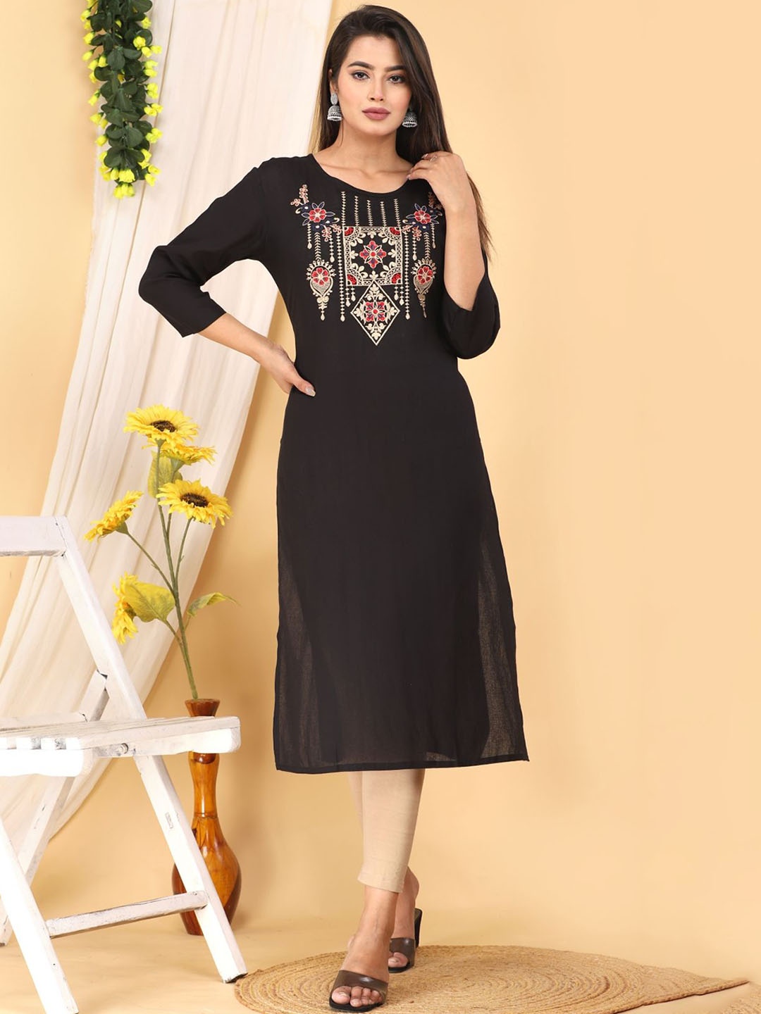 

Mehsoos Ethnic Motifs Embroidered Round Neck Straight Kurta, Black