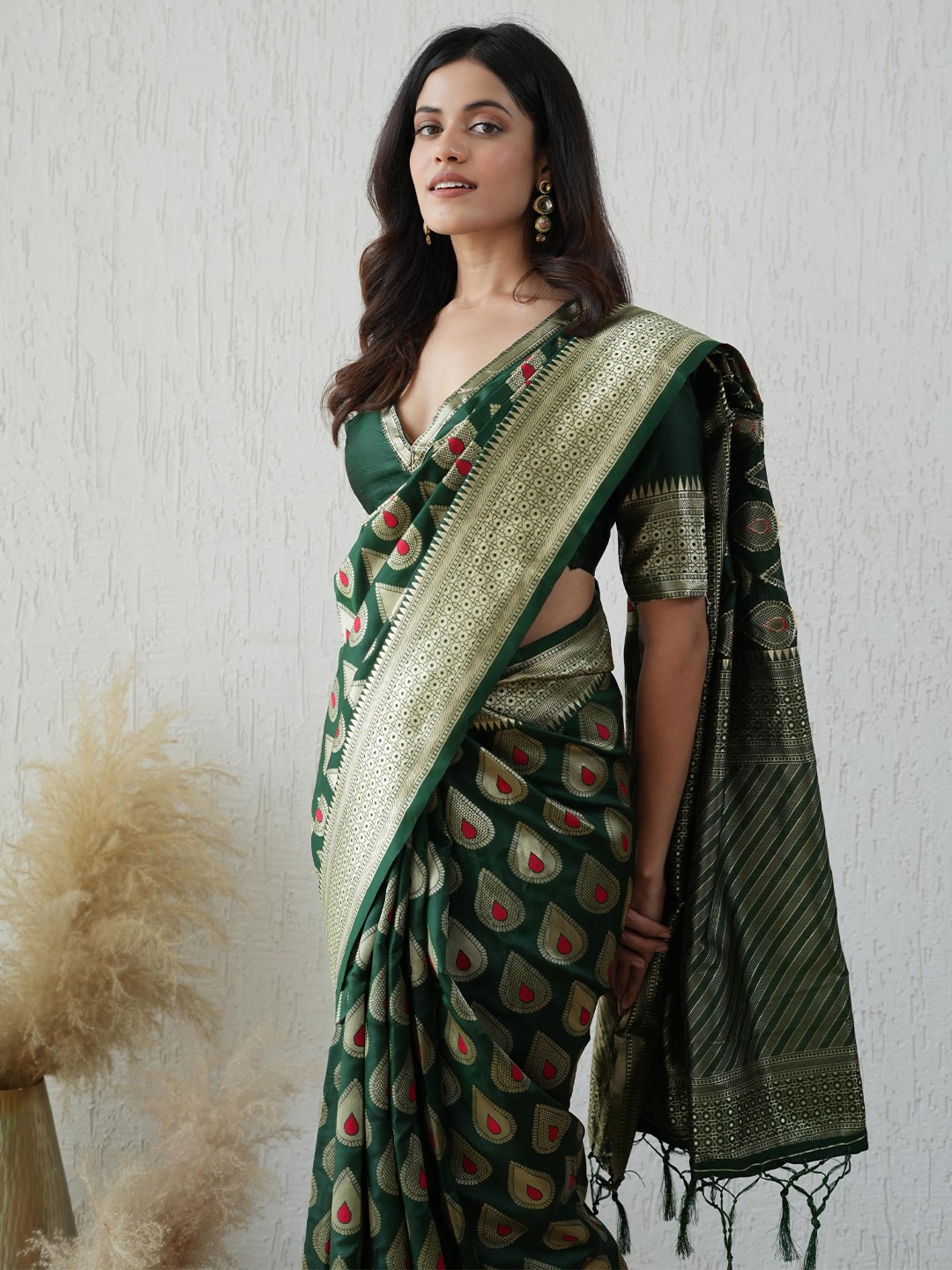 

Sangria Woven Design Kanjeevaram Saree, Green