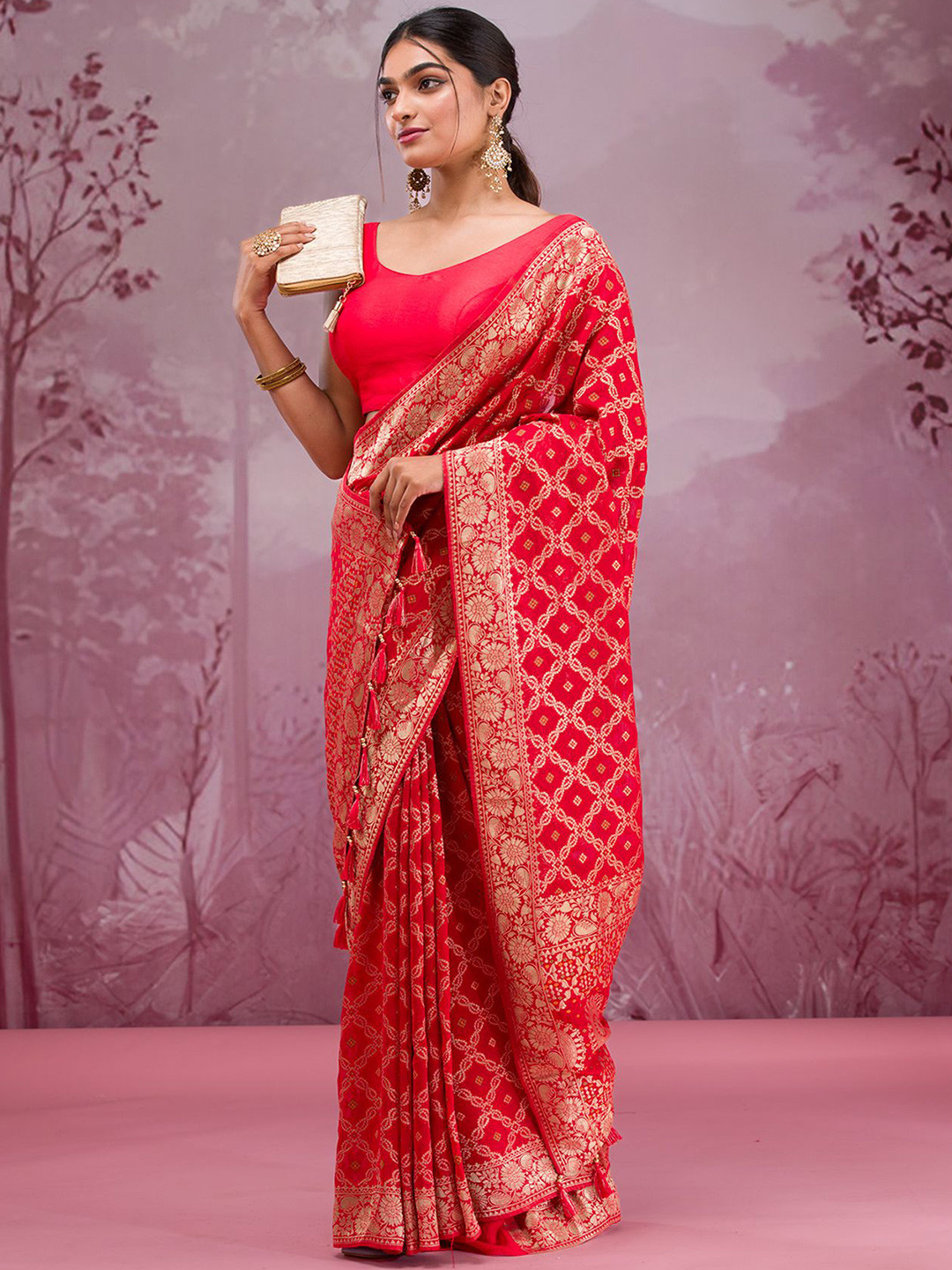 

Koskii Woven Design Zari Saree With Blouse Piece, Red