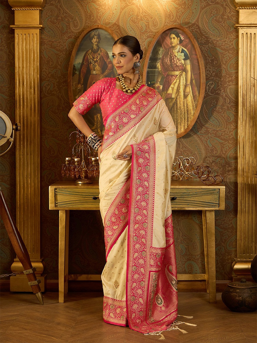 

Dori Woven Design Pure Silk Banarasi Celebrity Saree, Pink