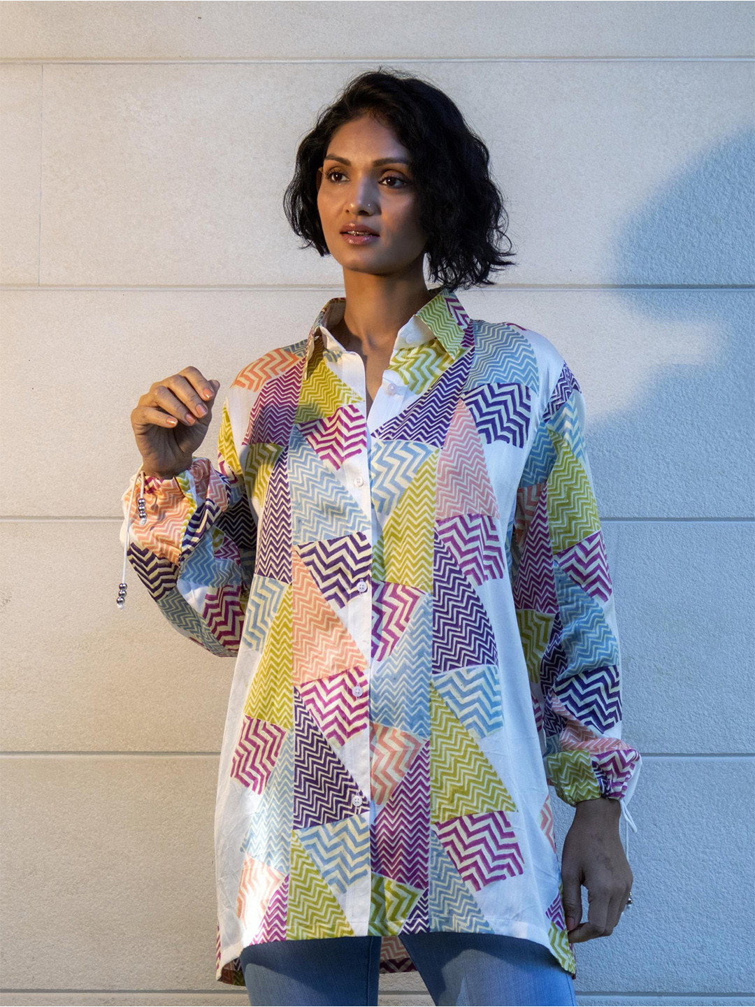 

AMROOD Women Spread Collar Geometric Printed Casual Shirt, White