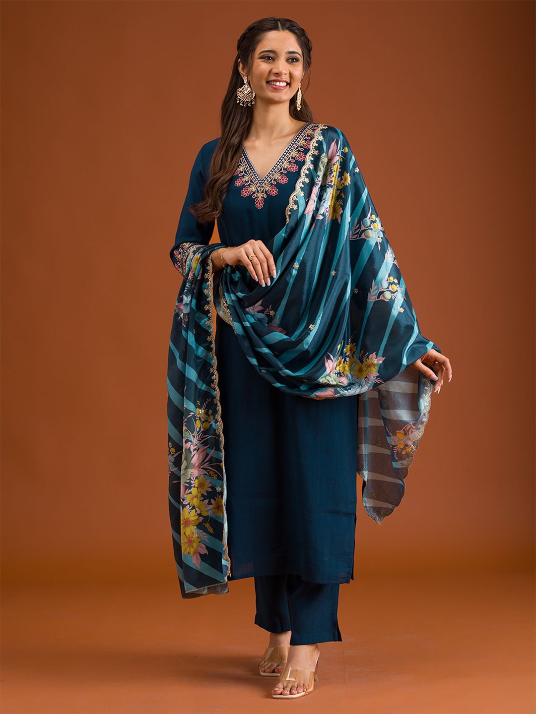 

Koskii Floral Yoke Design Regular Straight Kurta with Trousers & Dupatta, Blue