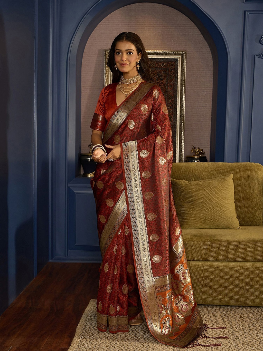 

Dori Woven Design Zari Banarasi Saree, Brown