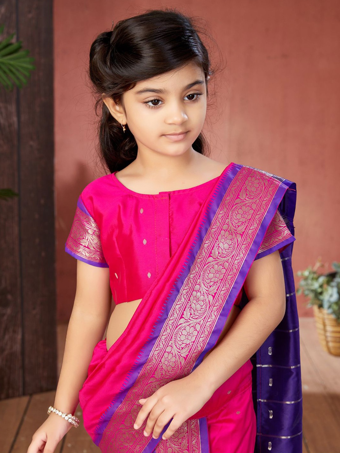 

Aarika Woven Design Zari Saree, Pink