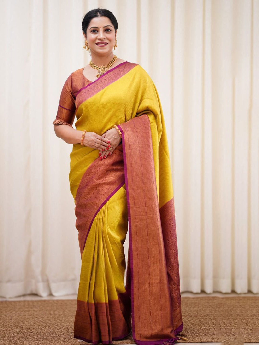 

Quelea Woven Design Zari Pure Silk Banarasi Saree, Yellow