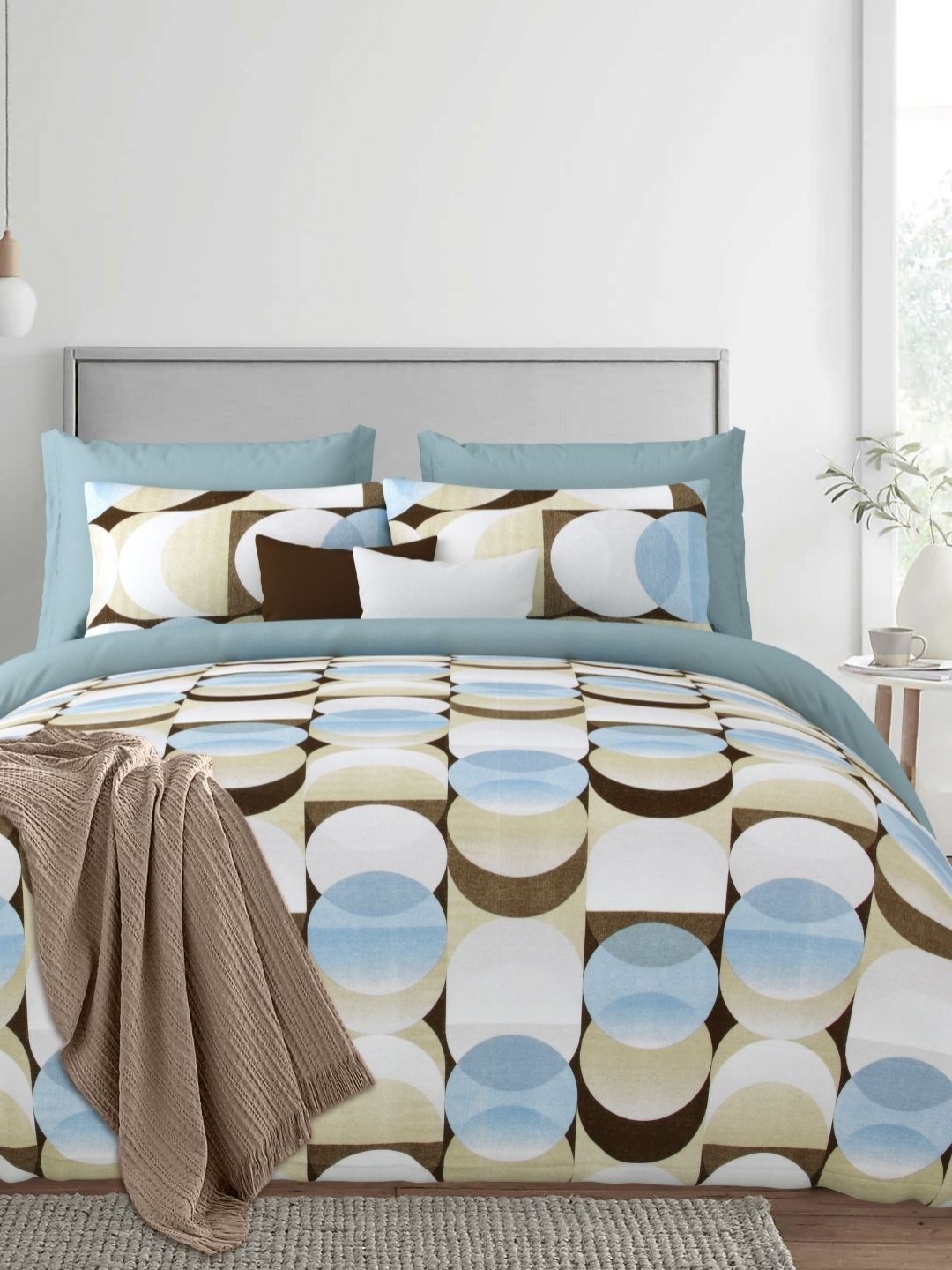 

Sparsh Blue & Brown Geometric 180 TC King Bedsheet with 2 Pillow Covers