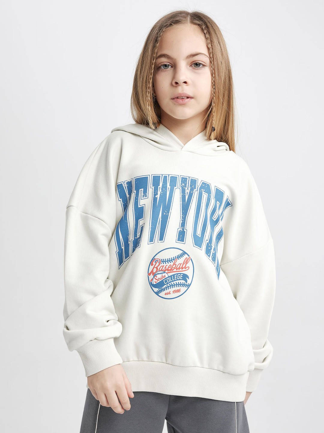 

DeFacto Girls Printed Hooded Sweatshirt, Cream