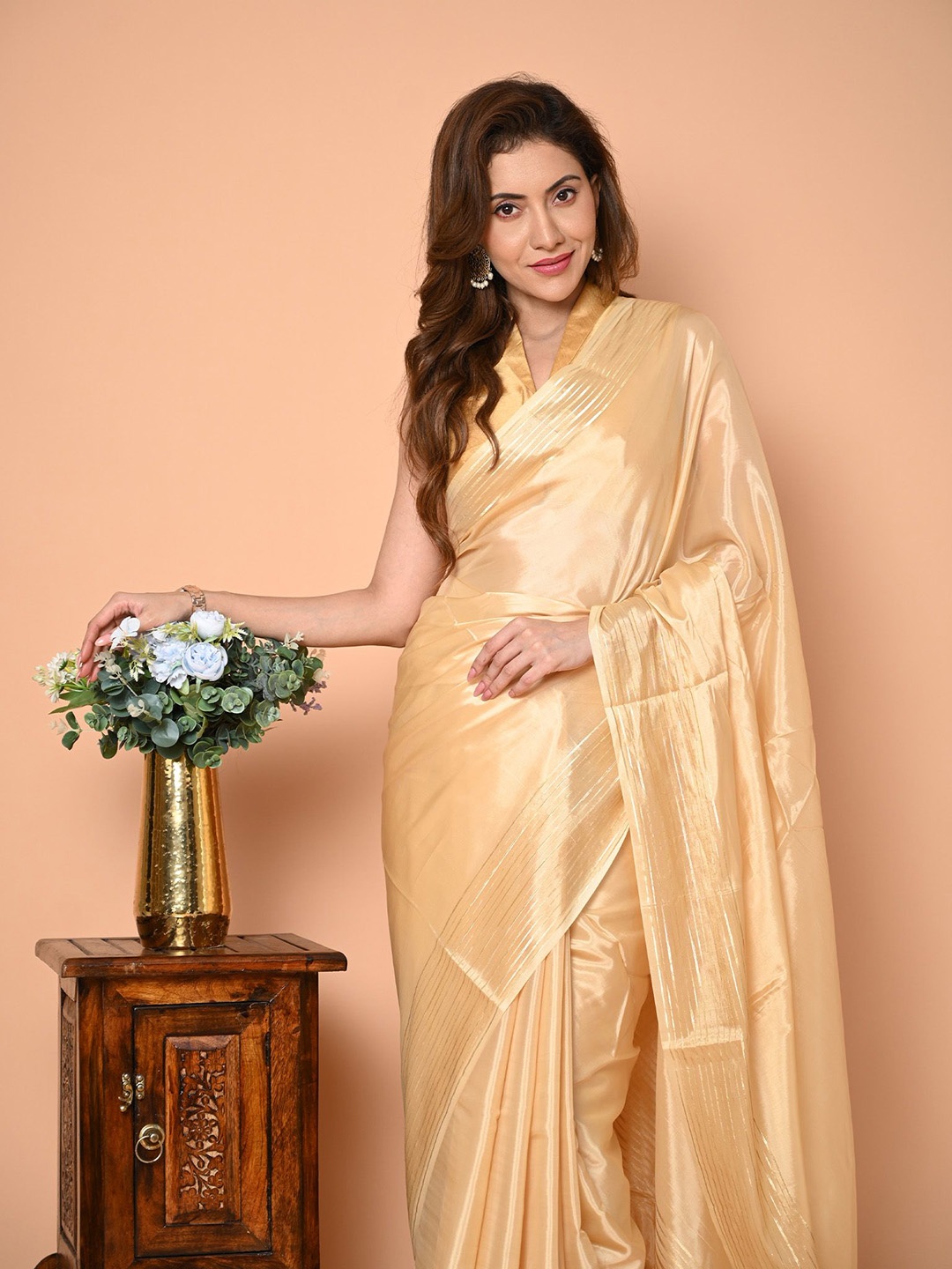 

BEATITUDE Striped Zari Border Solid Saree With Blouse Piece, Gold