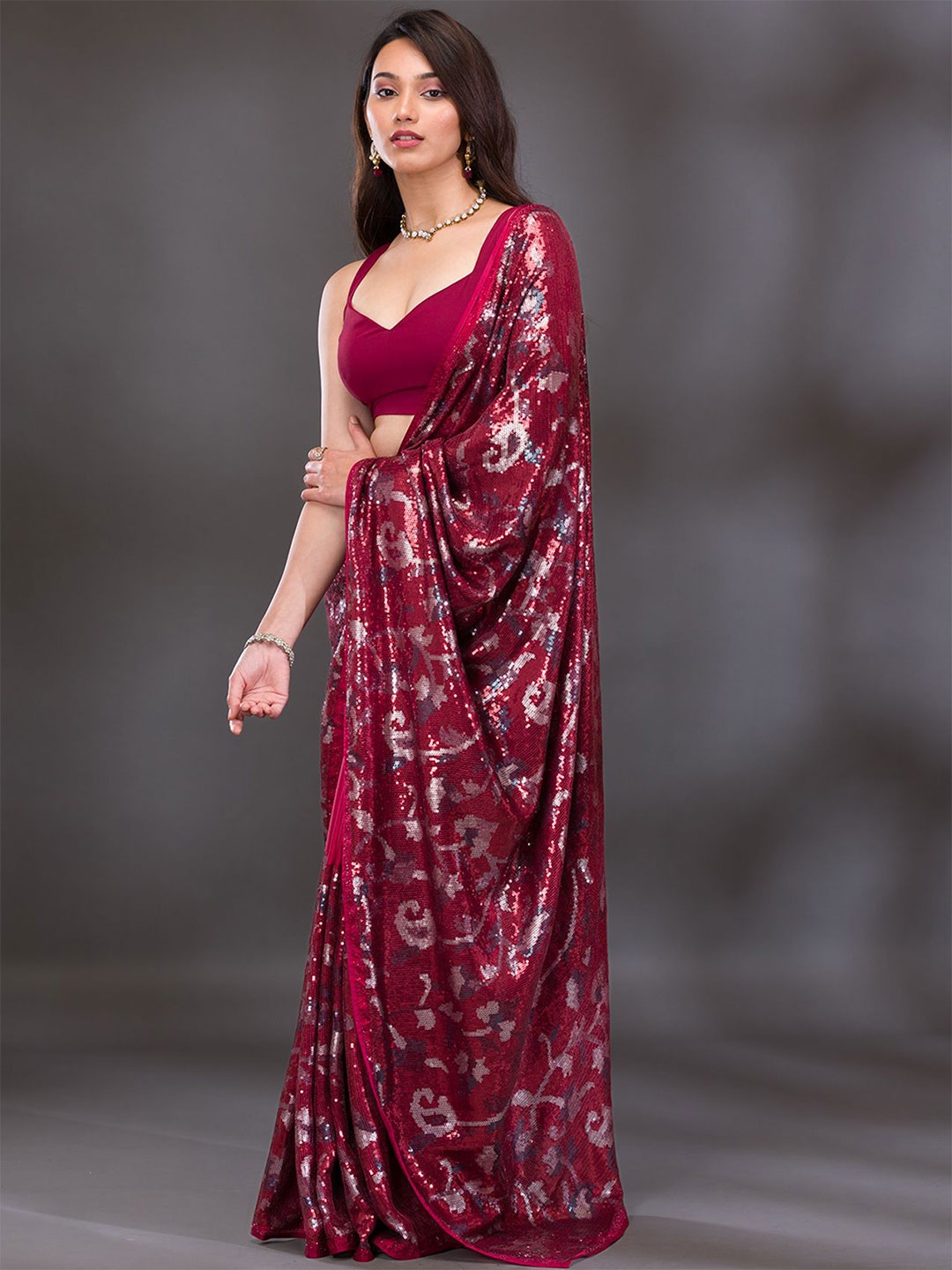 

Koskii Embellished Sequinned Pure Georgette Saree, Red