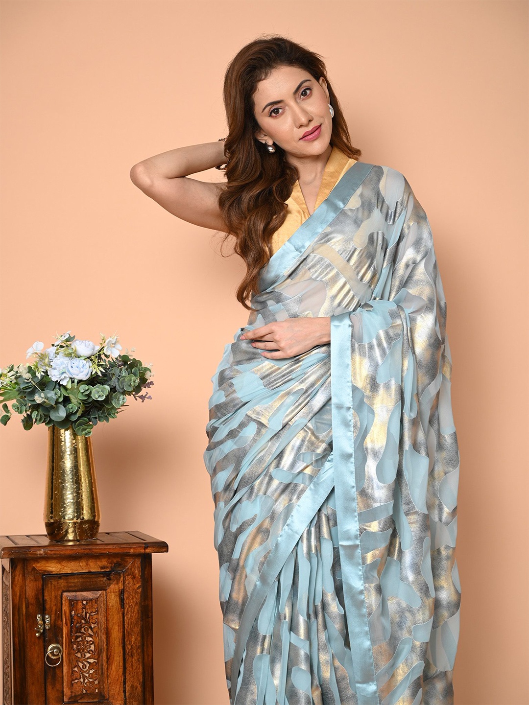 

BEATITUDE Woven Design Organza Saree, Green