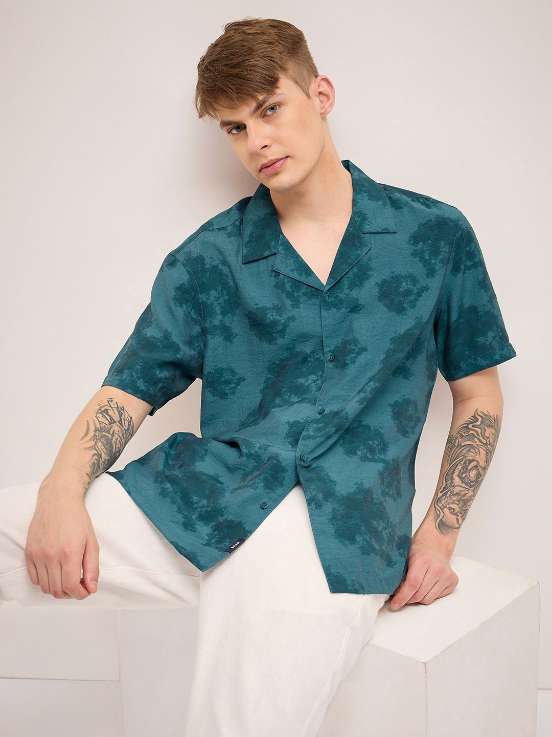 

THE BEAR HOUSE Men Cuban Collar Abstract Printed Casual Shirt, Blue
