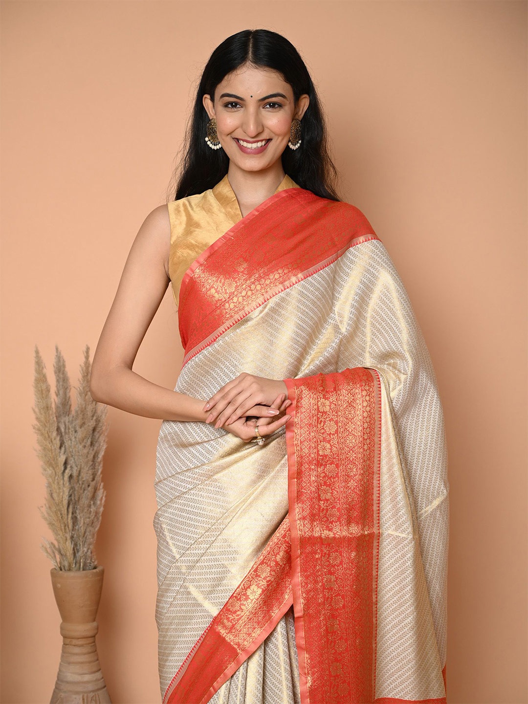 

BEATITUDE Woven Design Zari Saree, Beige