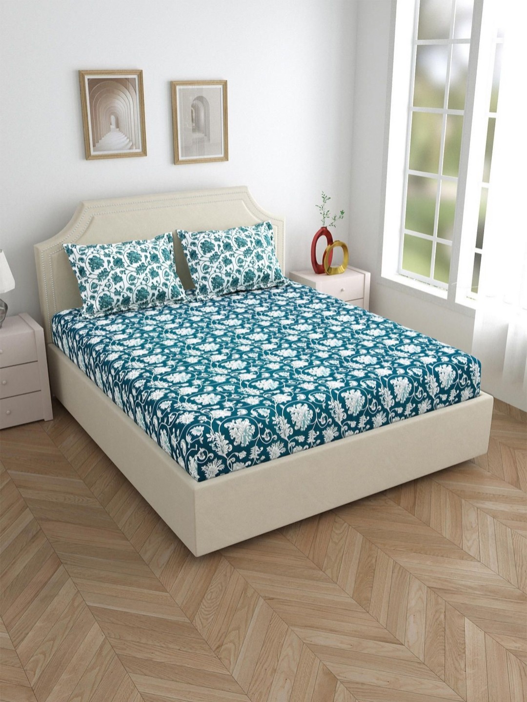 

Salona Bichona Luxury Blue & White Floral Cotton 210 TC King Bedsheet with 2 PillowCovers