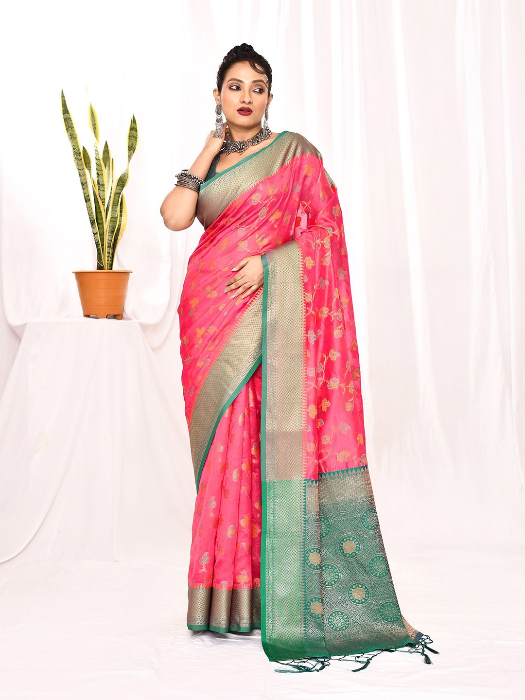 

elora Woven Design Zari Banarasi Saree, Pink