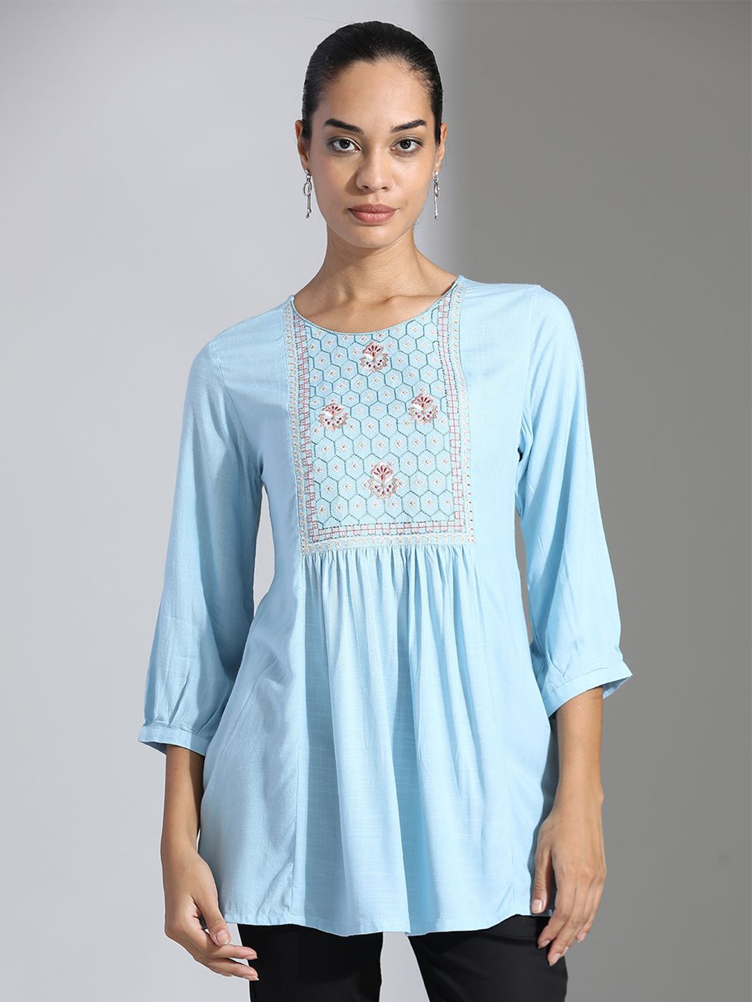 

Jaipur Kurti Women Floral Embroidered Round Neck Top, Blue