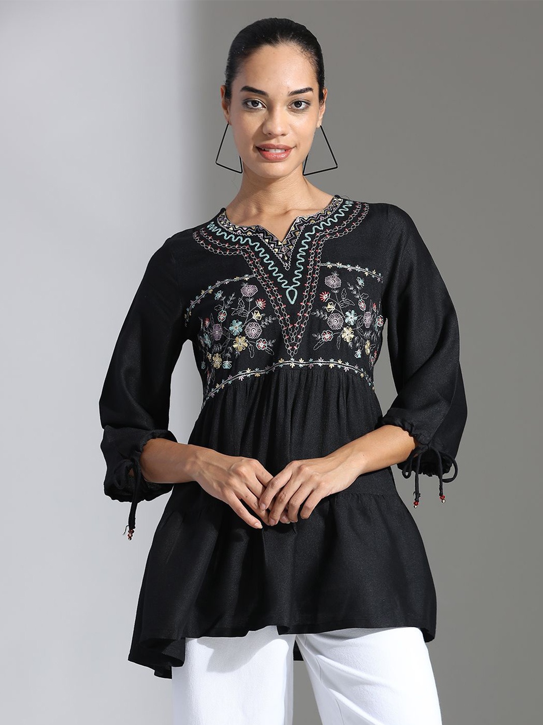 

Jaipur Kurti Women Floral Embroidered Round Neck Top, Black
