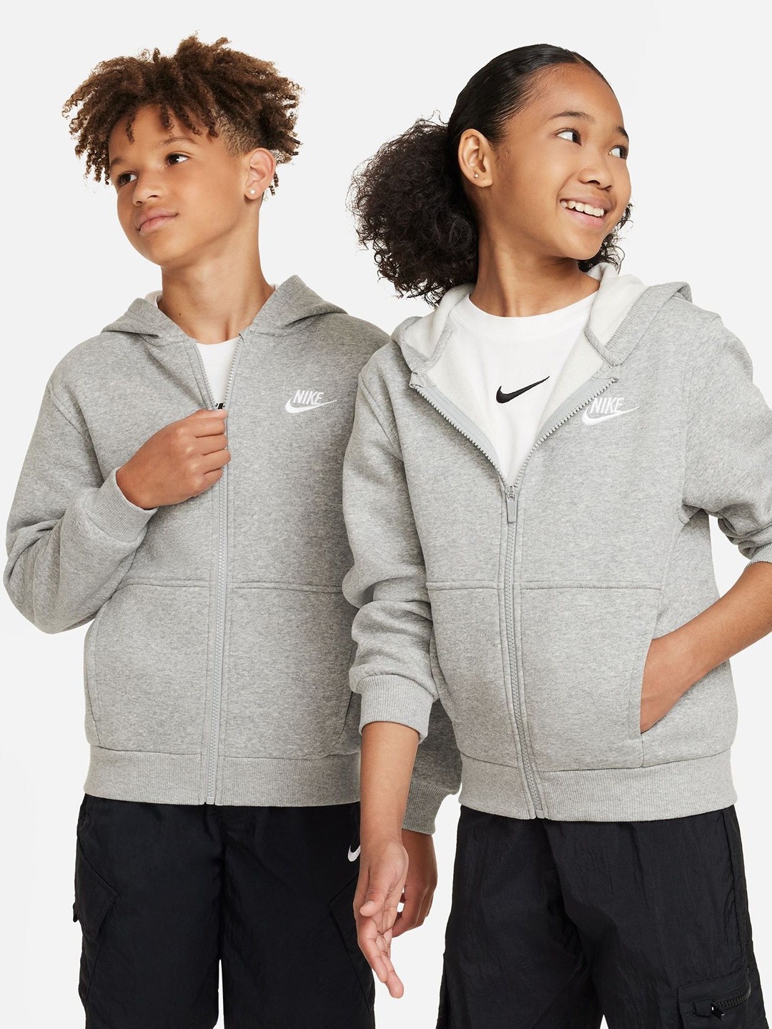 

Nike Sportswear Club Fleece Older Kids' Full-Zip Hoodie, Grey