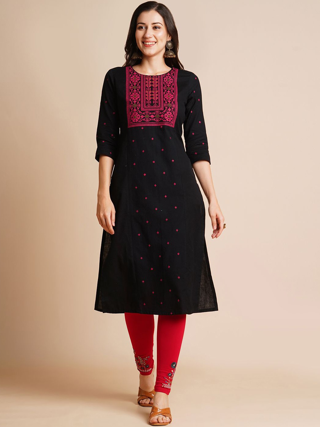 

RATAN Embroidered Thread Work Round Neck Straight Kurta, Black