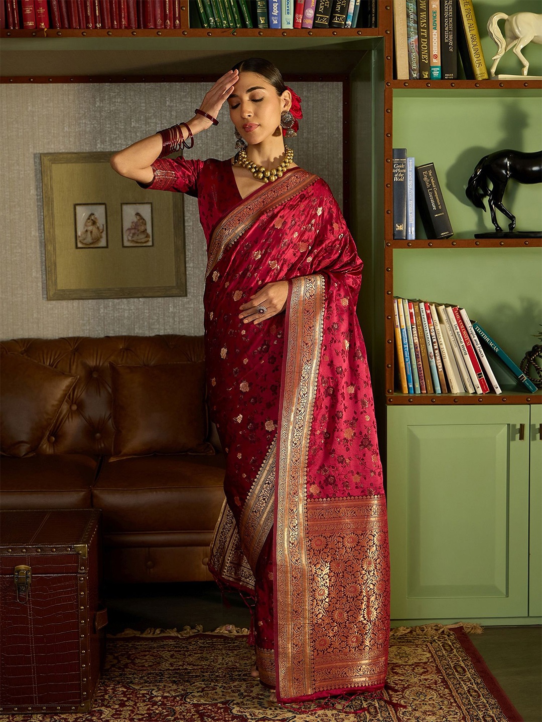 

Dori Woven Design Zari Banarasi Saree, Maroon