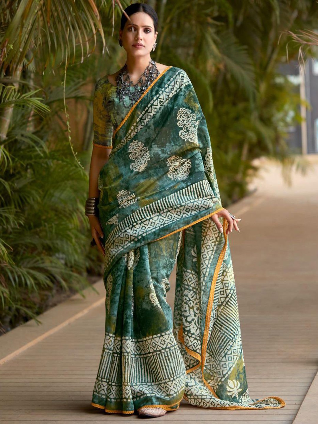 

NK Textiles Ethnic Motif Block Print Lace Border Saree, Green