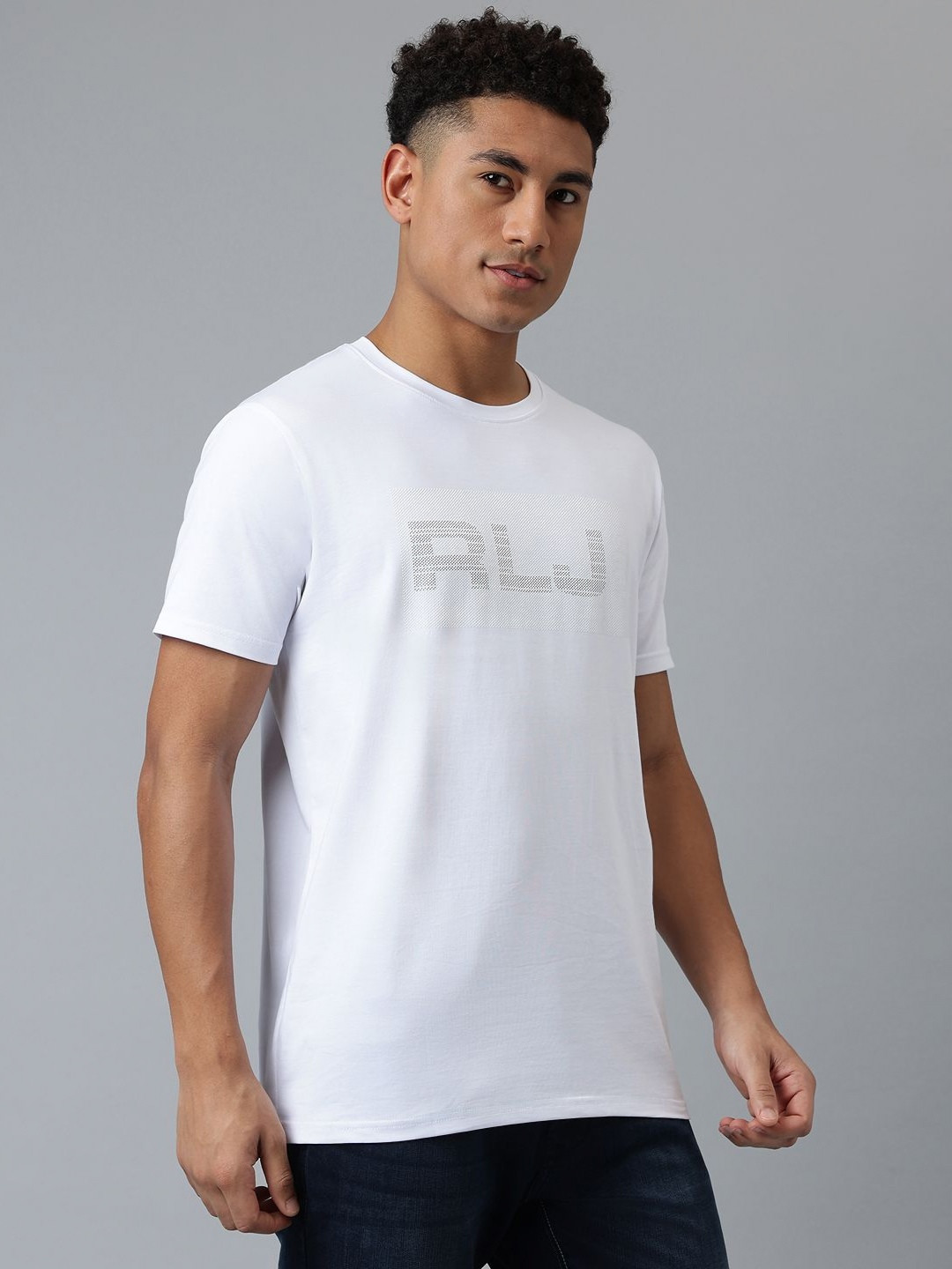 

Richlook Men Typography Applique T-shirt, Off white
