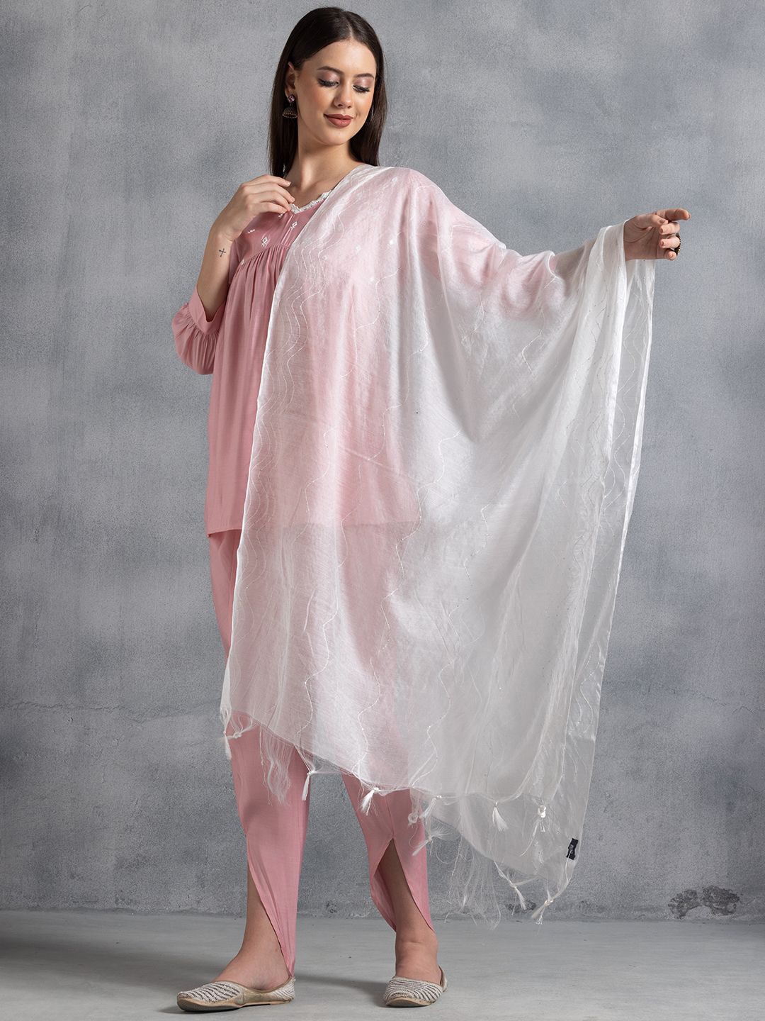 

INDYA Embroidered Sequinned Dupatta, White
