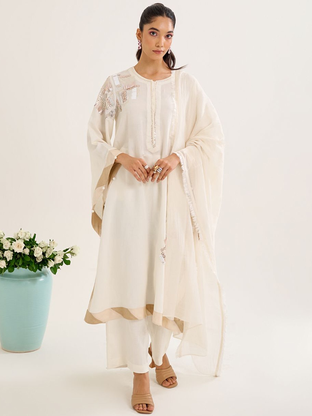 

Siyona by Ankurita Geometric Embroidered Sequinned Linen Kurta with Trousers & Dupatta, Off white