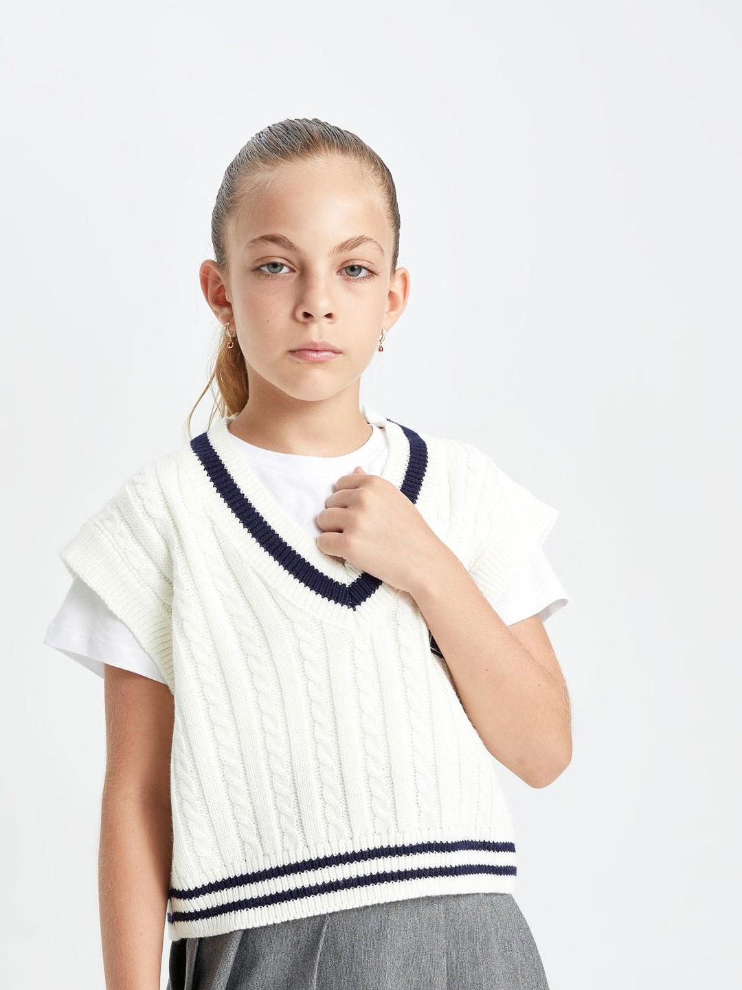 

DeFacto Girls Printed Sweater Vest, White