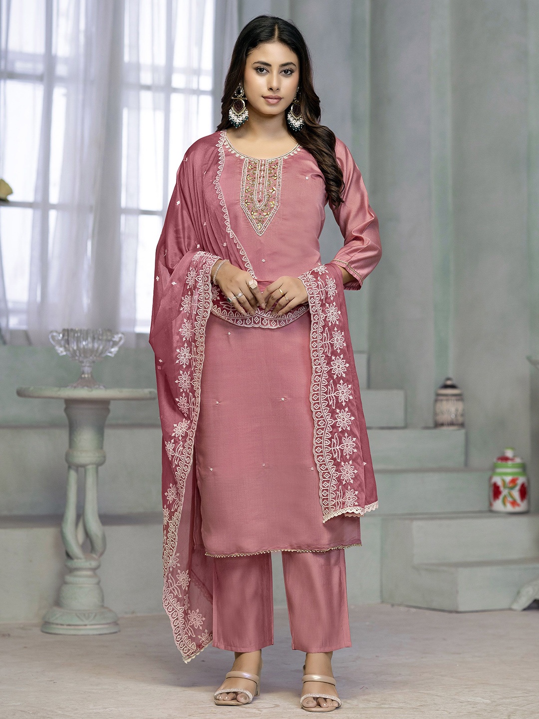 

Maroosh Women Solid Embroidered Straight Kurta Sets, Pink
