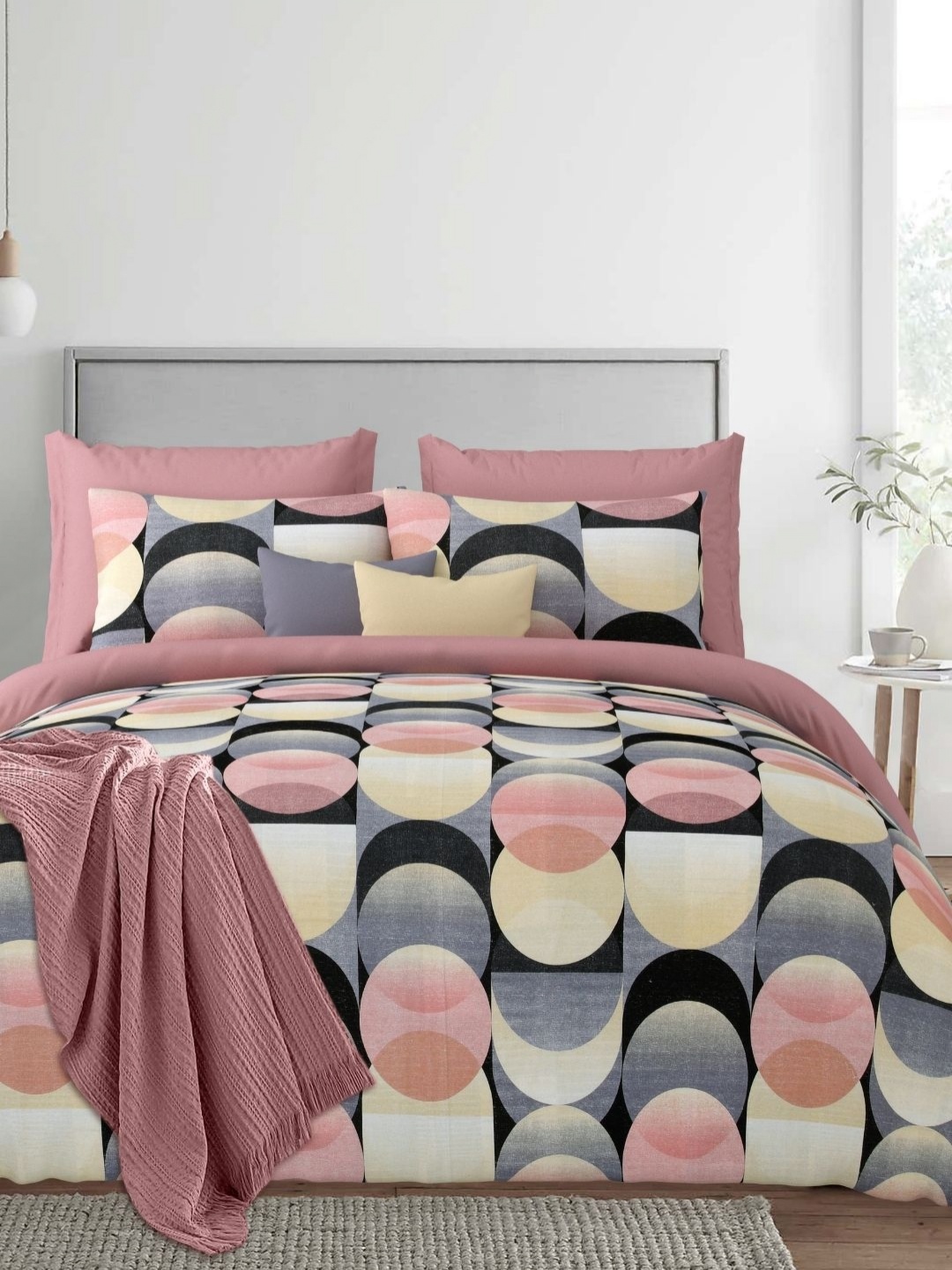 

Sparsh Pink & Grey Geometric 180 TC King Bedsheet with 2 Pillow Covers