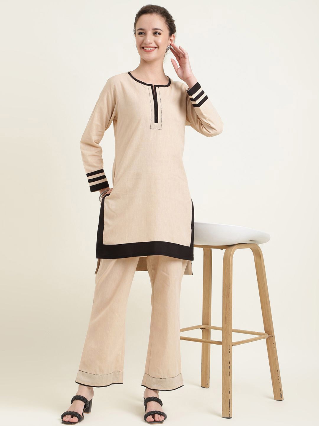 

ZARI Round Neck Pure Cotton Straight Kurti with Trousers, Beige