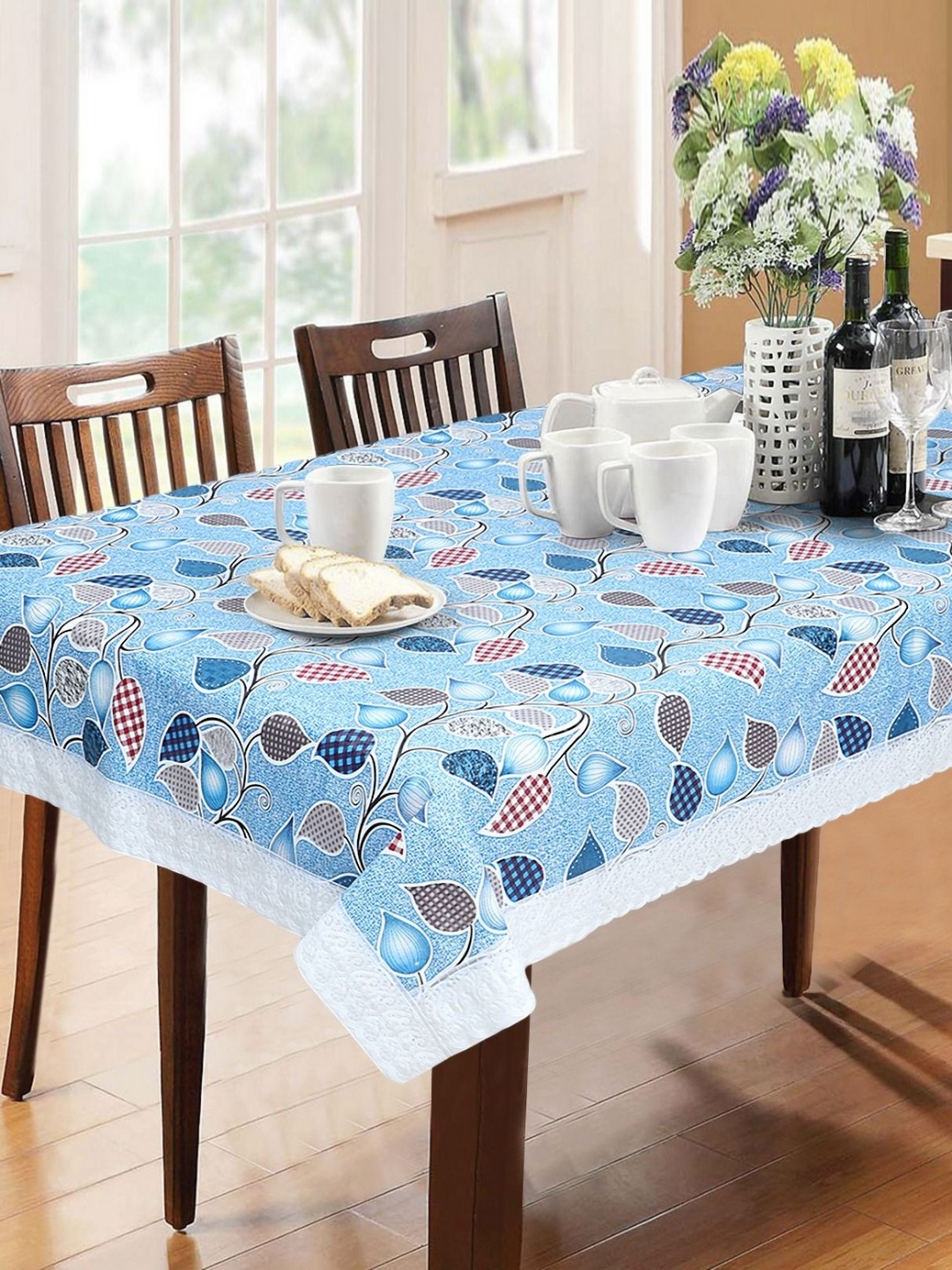 

LooMantha Blue & White Floral Printed 6 Seater Table Cover