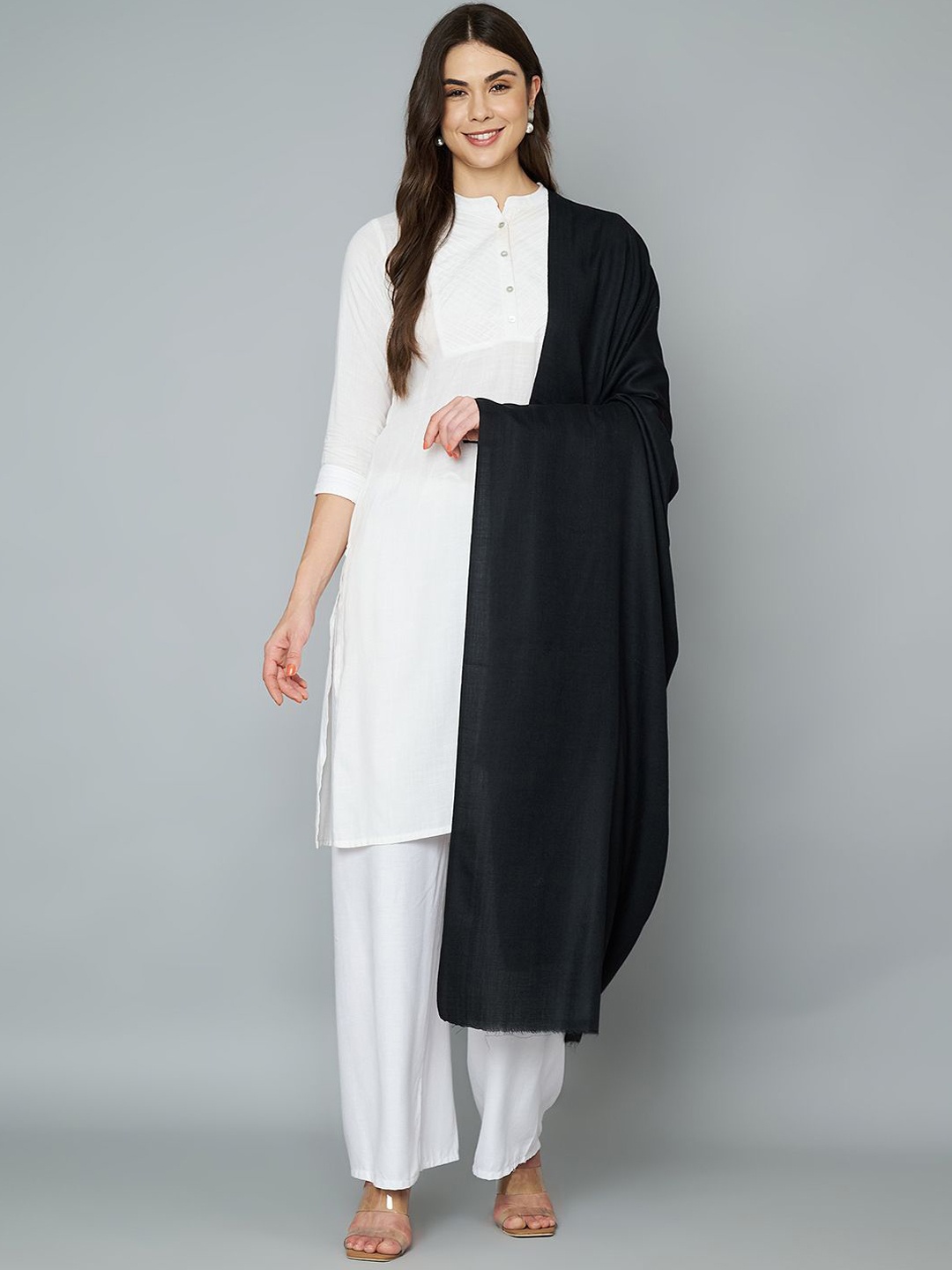 

MUFFLY woollen Shawl, Black