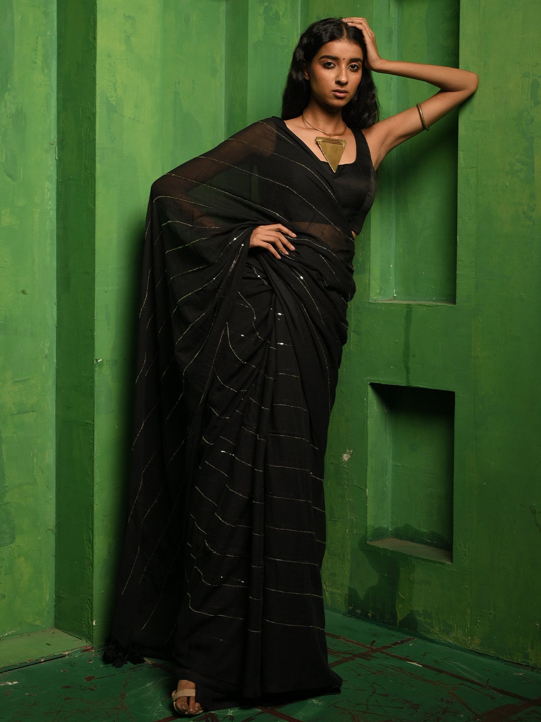 

HUTS AND LOOMS Mul Cotton Saree with Sequined Lines, Black