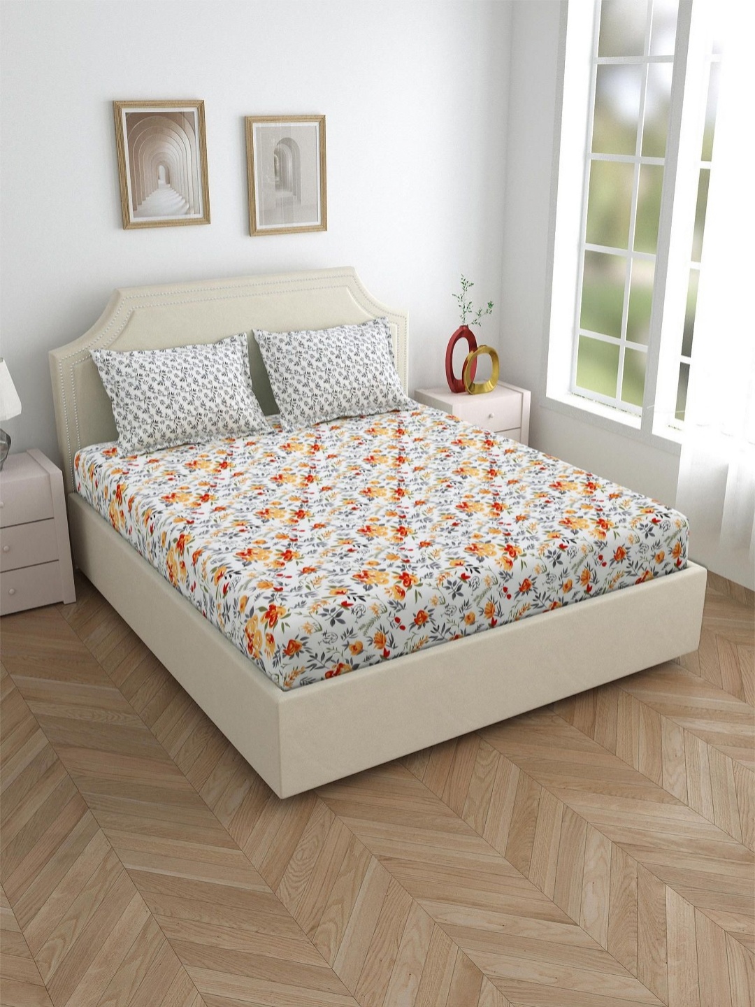 

Salona Bichona Orange Floral Printed 180 TC Pure Cotton King Bedsheet With 2 Pillow Covers