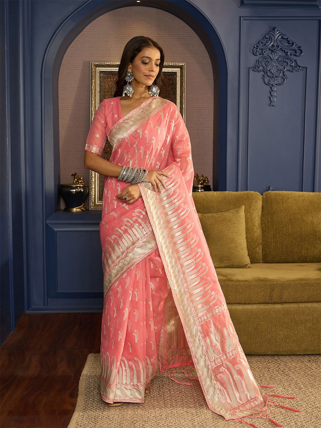 

Dori Woven Design Zari Banarasi Saree, Pink