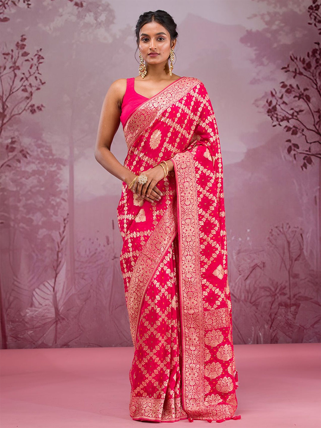 

Koskii Woven Design Zari Pure Georgette Saree, Pink