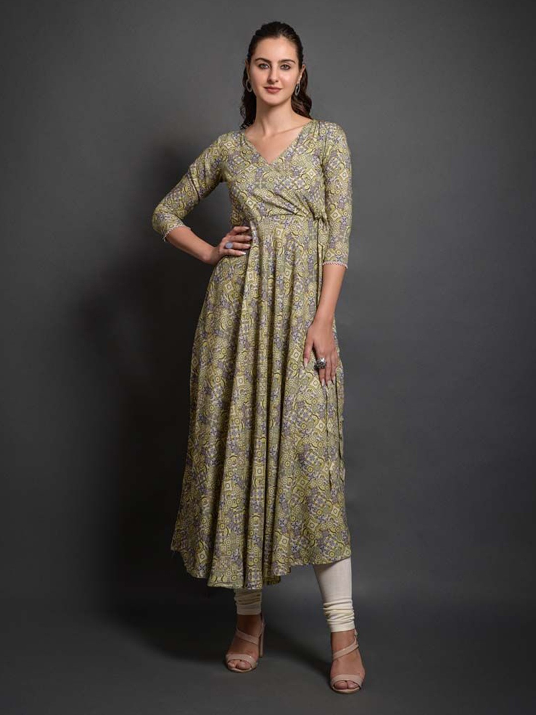 

SAZRIKA Geometric Printed Floral Anarkali Kurta, Green