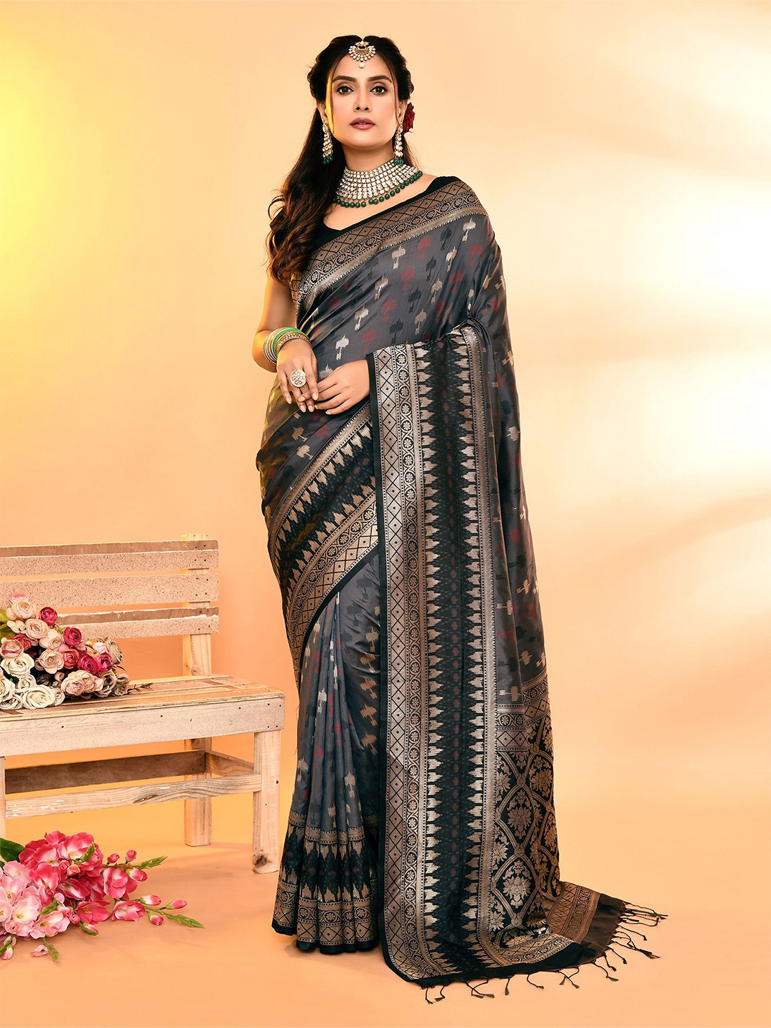 

elora Woven Design Zari Banarasi Saree, Grey