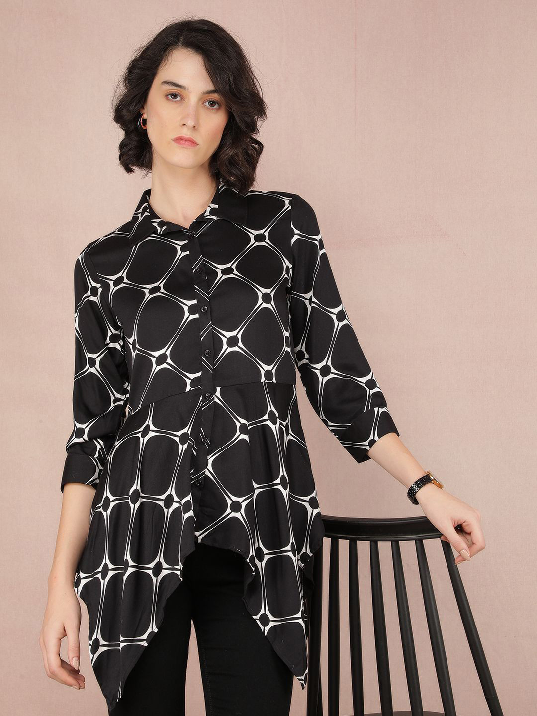 

Crimsoune Club Women Smart Spread Collar Abstract Printed Cotton Slim Fit Casual Shirt, Black