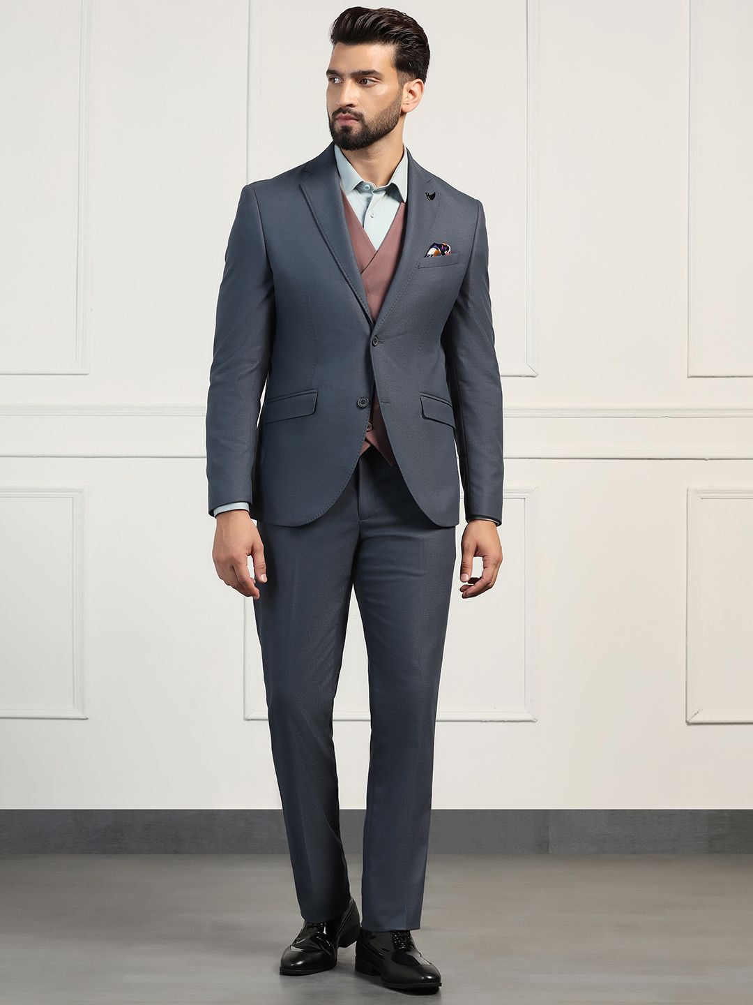 

Blackberrys Slim-Fit Single-Breasted Three-Piece Formal Suit, Blue