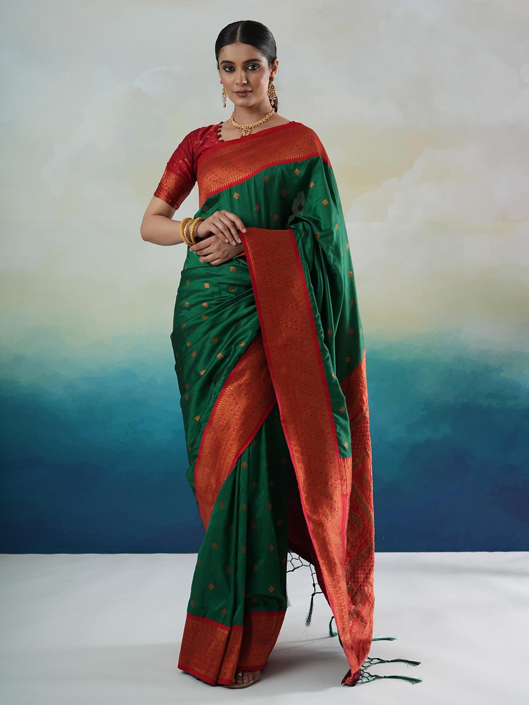 

Sangria Woven Design Zari Banarasi Saree, Green