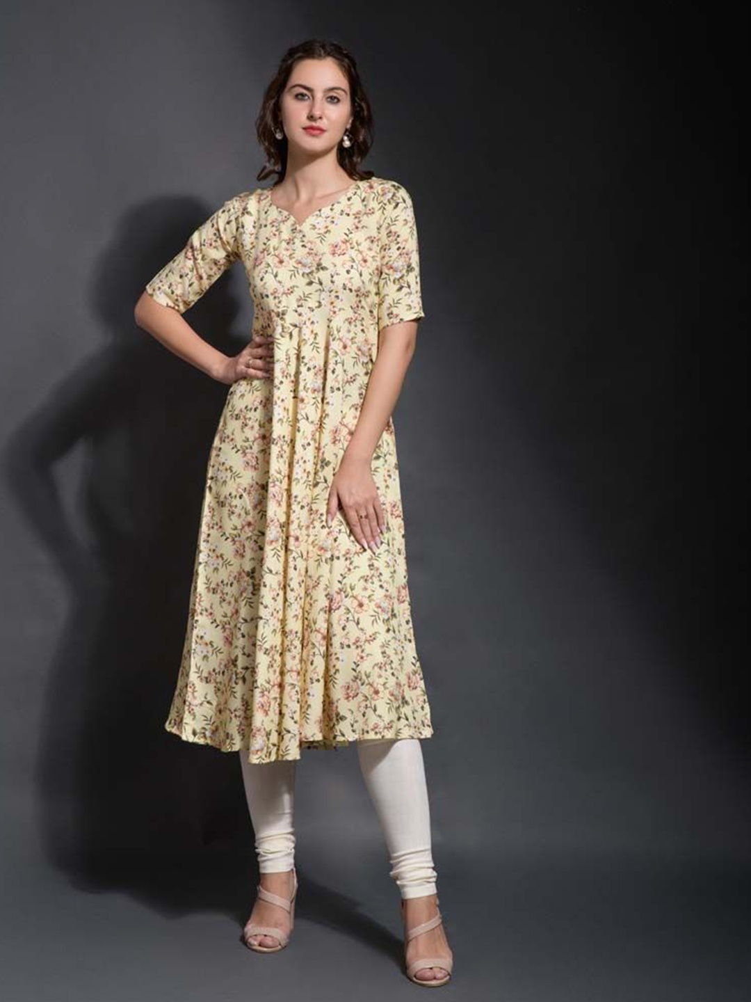 

SAZRIKA Floral Printed Kurta, Yellow