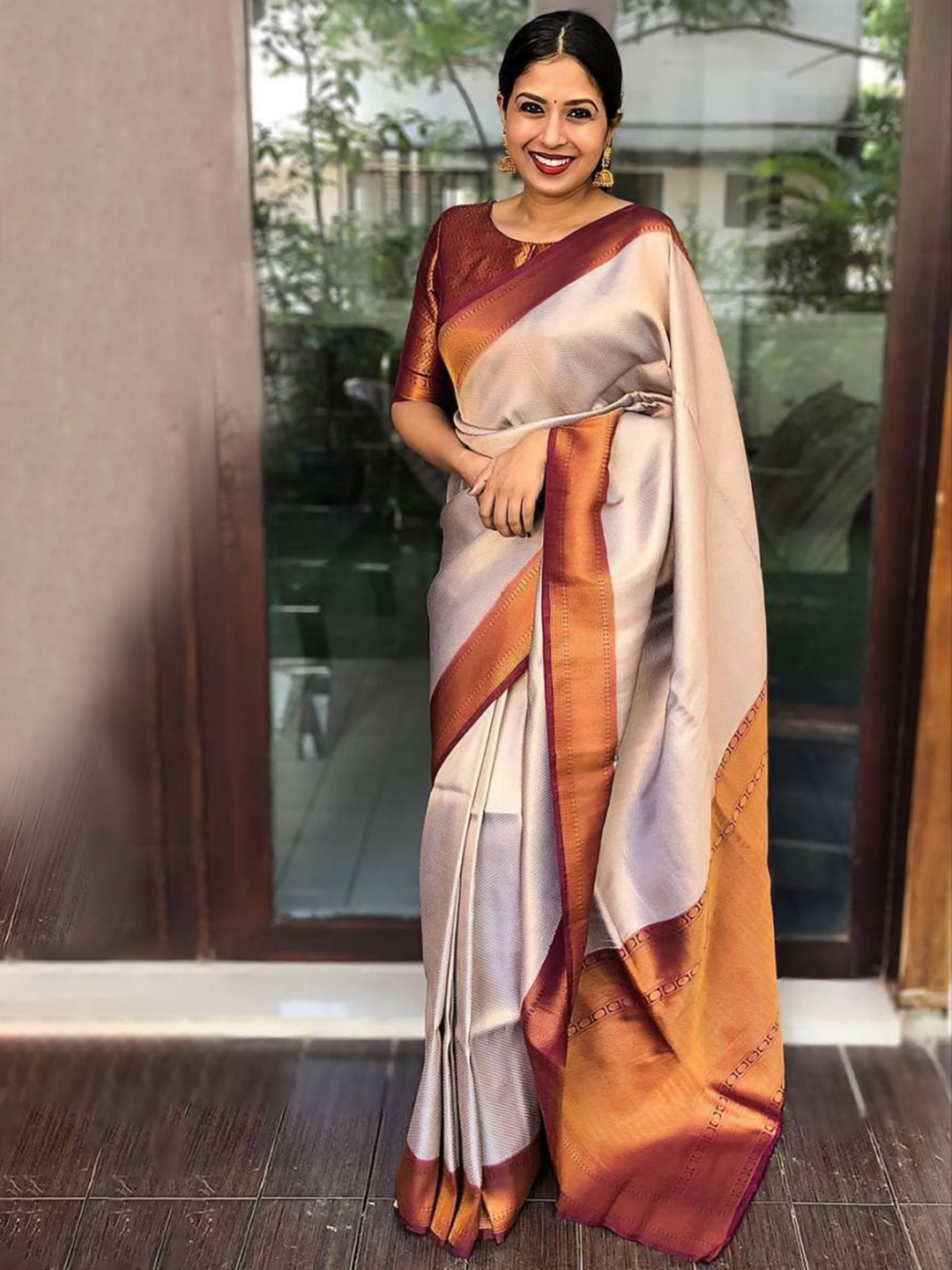 

Quelea Woven Design Zari Pure Silk Banarasi Saree, Cream
